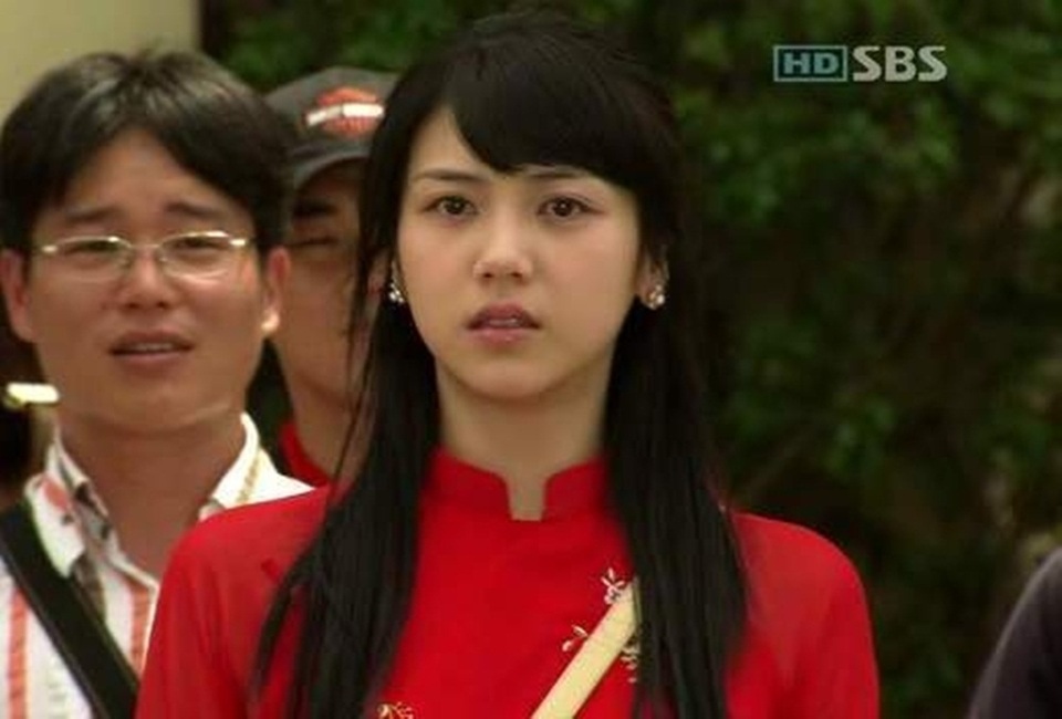 Khi sao quốc tế thể hiện tình yêu với tà áo dài Việt - 15 Khi sao quốc tế thể hiện tình yêu với tà áo dài Việt - 15