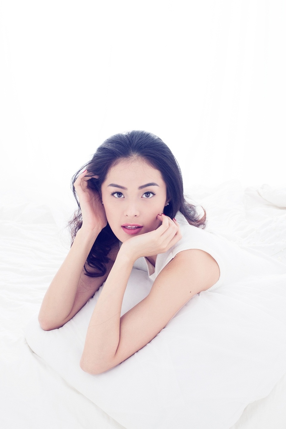 Cô “Tấm” Hạ Vi khoe vẻ đẹp thuần khiết đón tuổi 23 - 10