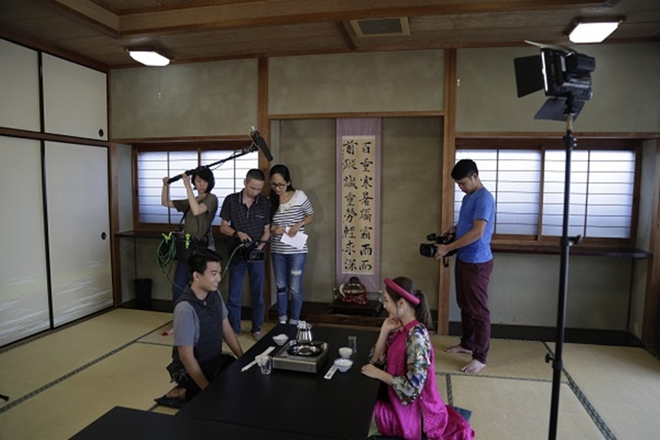 Dù đã nhiều lần có dịp đến Nhật và khám phá vẻ đẹp cũng như nhiều nét văn hóa truyền thống khác nhau nhưng với Lan Phương mỗi lần đến đây đều là những trải nghiệm khác biệt. Trong chuyến chu du tại đất nước hoa anh đào này, cô có dịp tìm hiểu thêm những điều mới lạ.