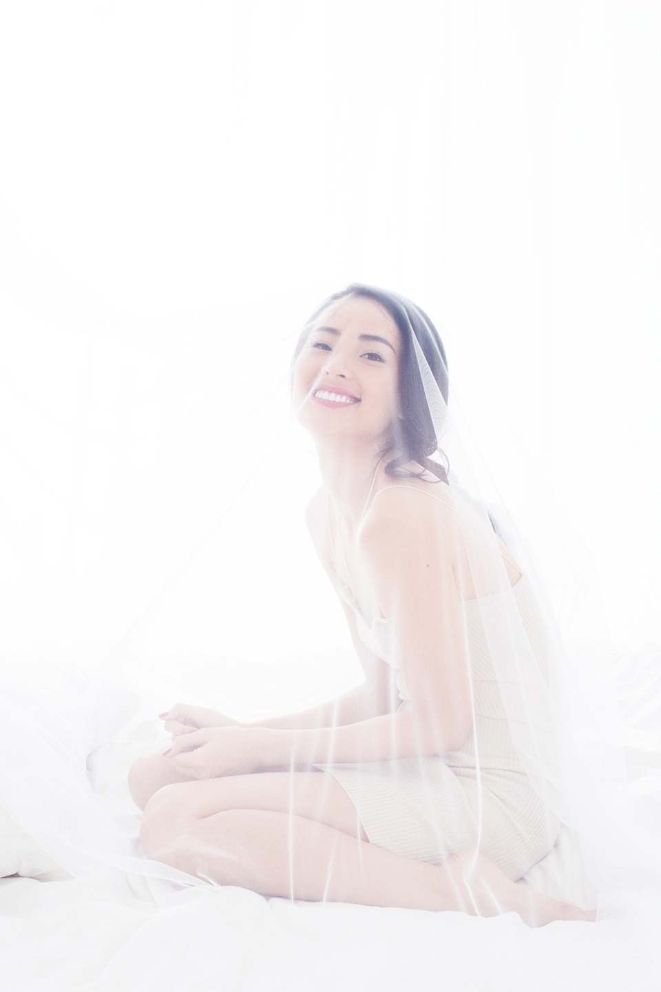 Cô “Tấm” Hạ Vi khoe vẻ đẹp thuần khiết đón tuổi 23 - 13