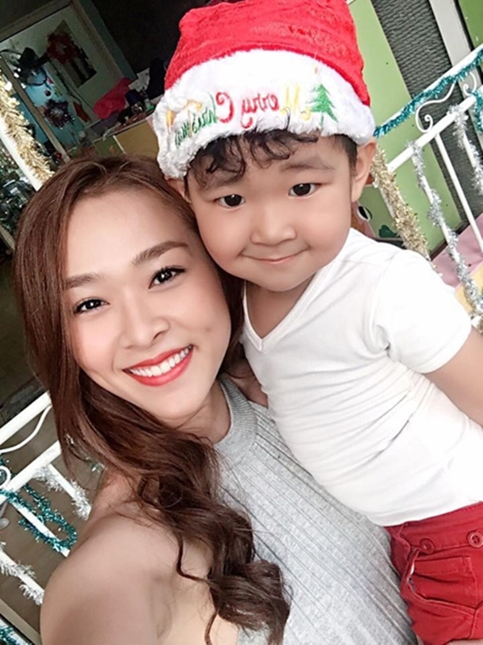 Những gái một con xinh đẹp, mạnh mẽ bước qua đổ vỡ hôn nhân - 3 Cậu con trai tình cảm là nguồn vui, niềm động lực để Diệp Bảo Ngọc vui sống mỗi ngày.
