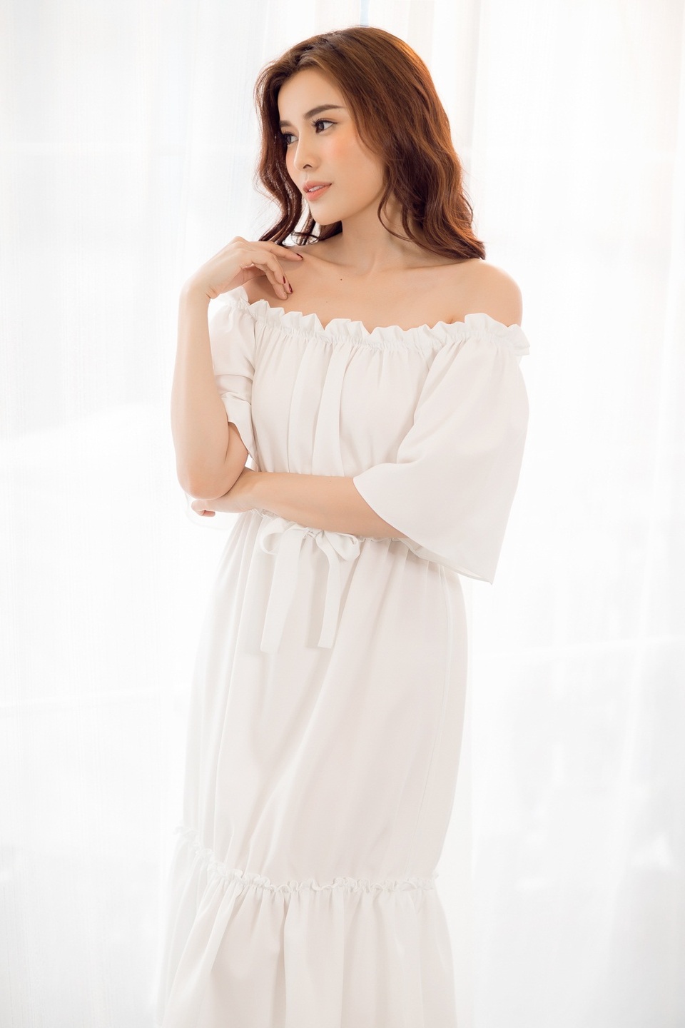 Hoa khôi xứ dừa Cao Thái Hà hờ hững khoe vai trần - 11