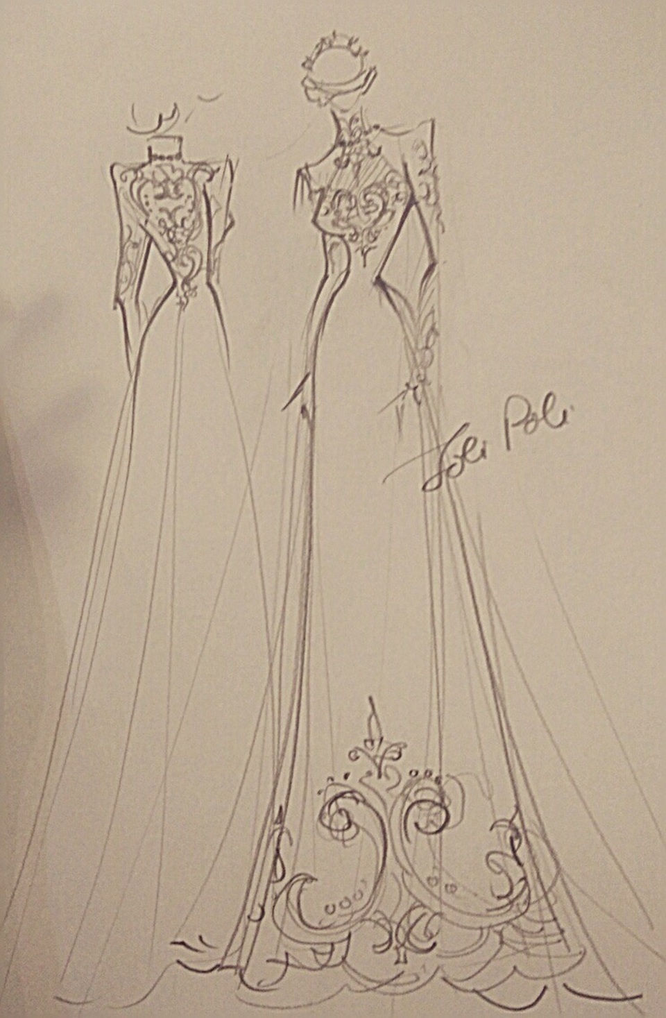 NTK Anh Thư cho biết, bộ áo dài của cặp đôi uyên ương được lên ý tưởng và thực hiện hơn một tháng trước đó.