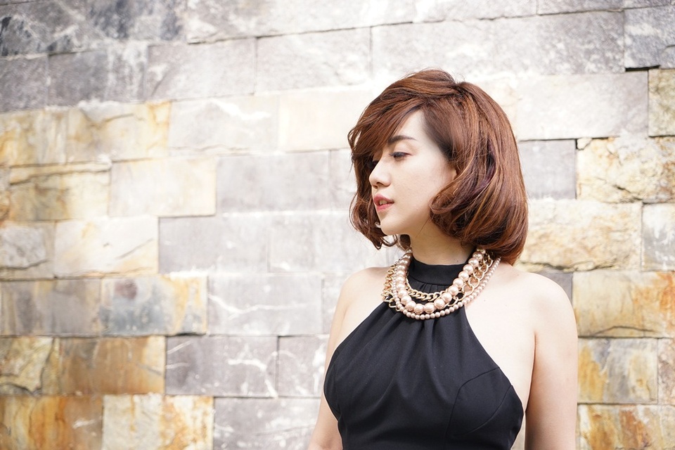 NTK Phạm Đăng Anh Thư chia sẻ, các mẫu áo dài hướng về tình yêu đôi lứa và đề cao sự gắn kết giữa con người với nhau trong thời đại ngày nay là thiên hướng thiết kế của cô.