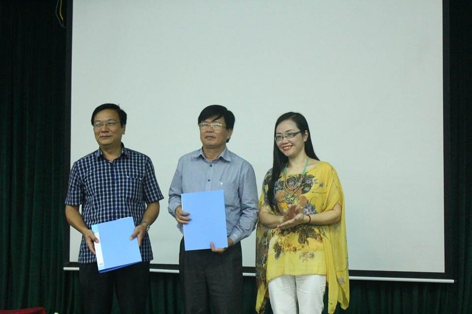 TS.KTS. Nguyễn Thu Hạnh (ngoài cùng bên phải) tác giả ý tưởng “Tour du lịch Formosa”.