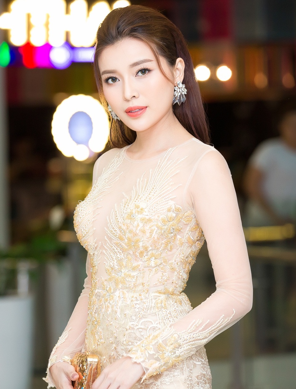 Ở anh ấy toát lên thần thái của ngôi sao hàng đầu, sự cởi mở thân thiện và hoạt bát rất đáng để học hỏi.