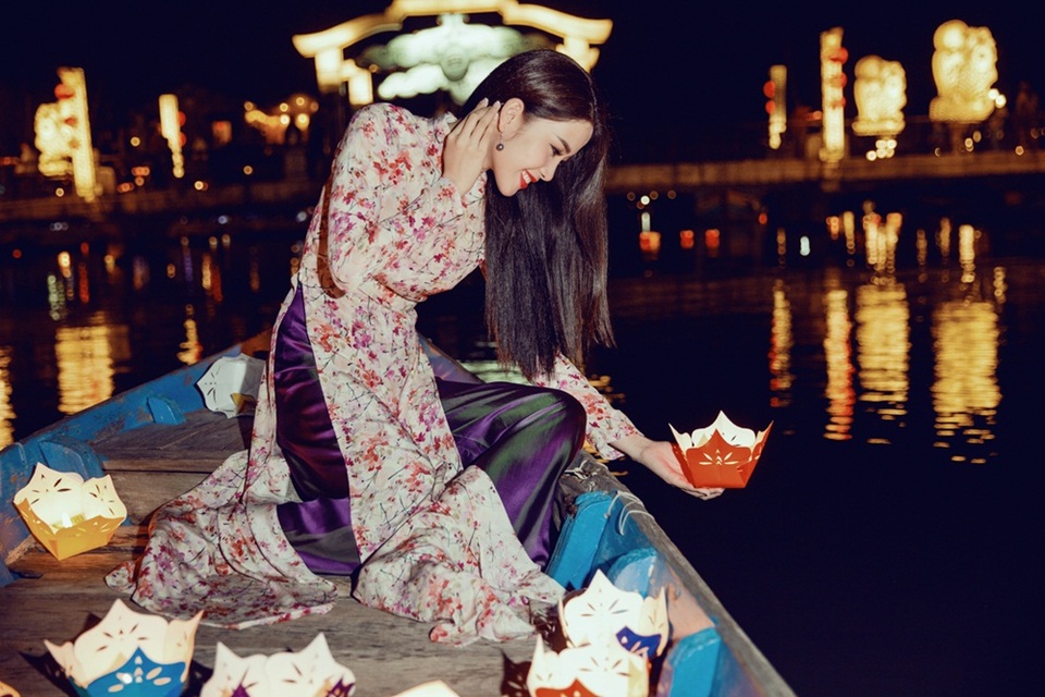 Nhan sắc miền Tây sở hữu gương mặt đậm chất Á Đông.