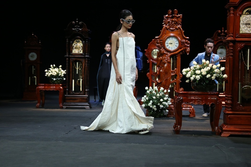 NTK Xhefrilondo và Anitapierubon đến từ nước Ý biểu hiện thời gian là những cây cổ thụ, đôi khi đó là những loại cây quý giá nhưng có thể là những loại cây bình thường.