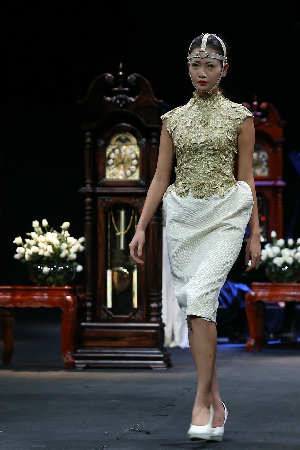 Màu thời gian xuất hiện trong không gian của những chiếc đồng hồ báo thức một ngày mới.