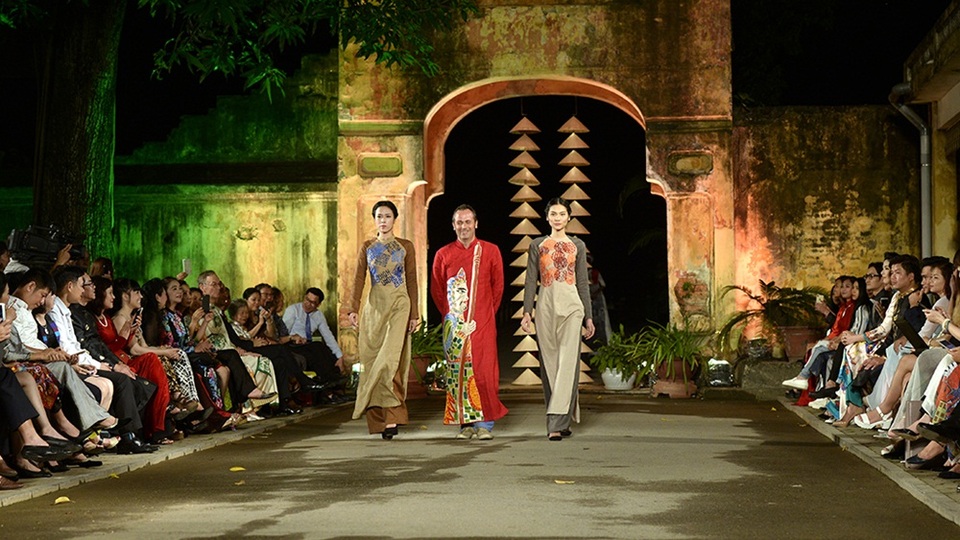 32 nhà thiết kế "hé lộ" bộ sưu tập tại Festival Áo dài Hà Nội 2016 - 25