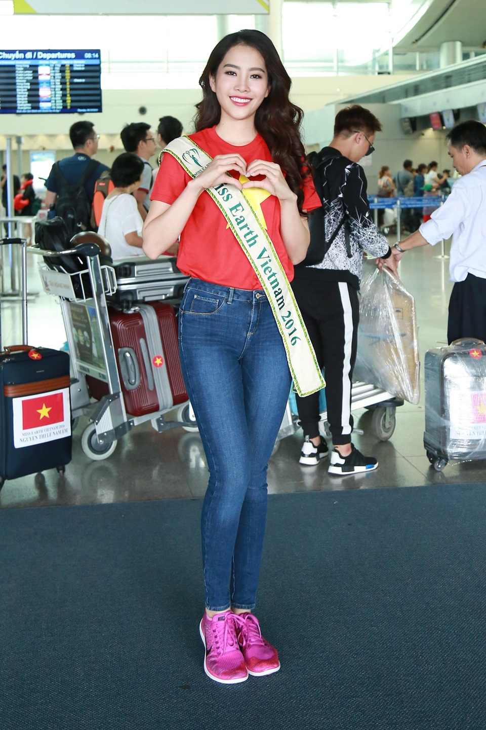 Cũng như các cuộc thi nhan sắc khác, Hoa hậu Trái đất tìm kiếm vẻ đẹp tươi mới, khỏe khoắn cùng thân hình, vóc dáng cân đối.