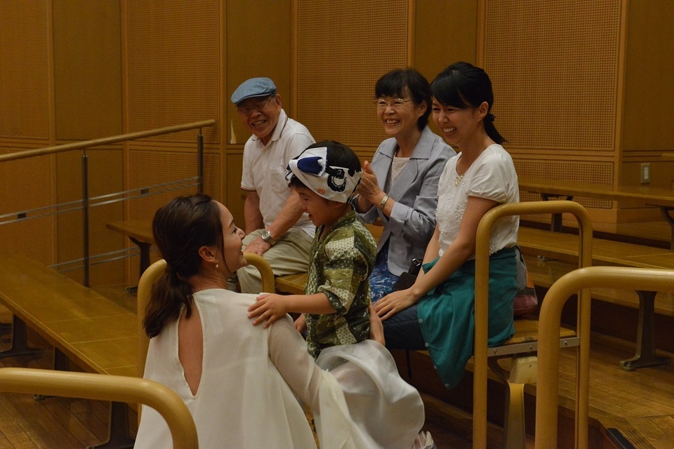 Với nét thân thiện, hòa đồng, Lan Phương nhanh chóng hòa nhập và khám phá những điều mới lạ.