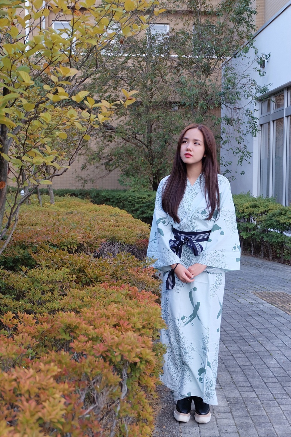 Phương Ly cho biết, cô rất thích nước Nhật và văn hoá Nhật Bản, khi nhận lời tham gia chương trình này, nữ ca sĩ trẻ đã “học cấp tốc” tiếng Nhật để thể hiện bài hát “Xe đạp” cũng như những câu giao lưu cơ bản.