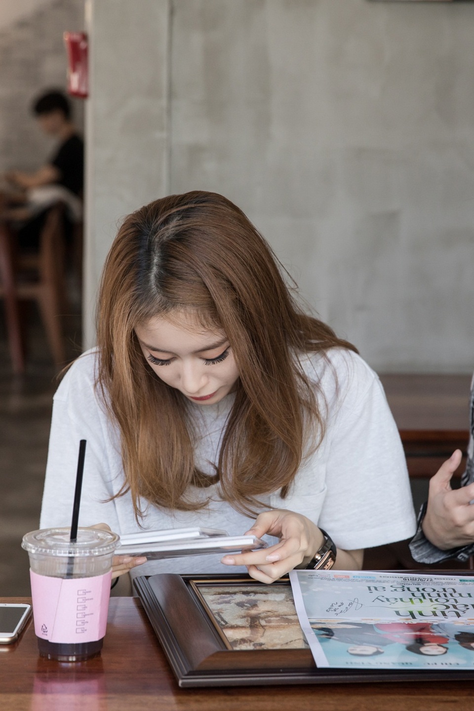 Ji-yeon (T-ara) muốn đóng phim Việt Nam cùng Chi Pu - 3 Nữ ca sĩ hi vọng Chi Pu sẽ có nhiều cơ hội tại Hàn Quốc và hứa hẹn trong lần trở lại gần nhất sẽ giới thiệu thêm nhiều người bạn nữa cho Chi Pu.