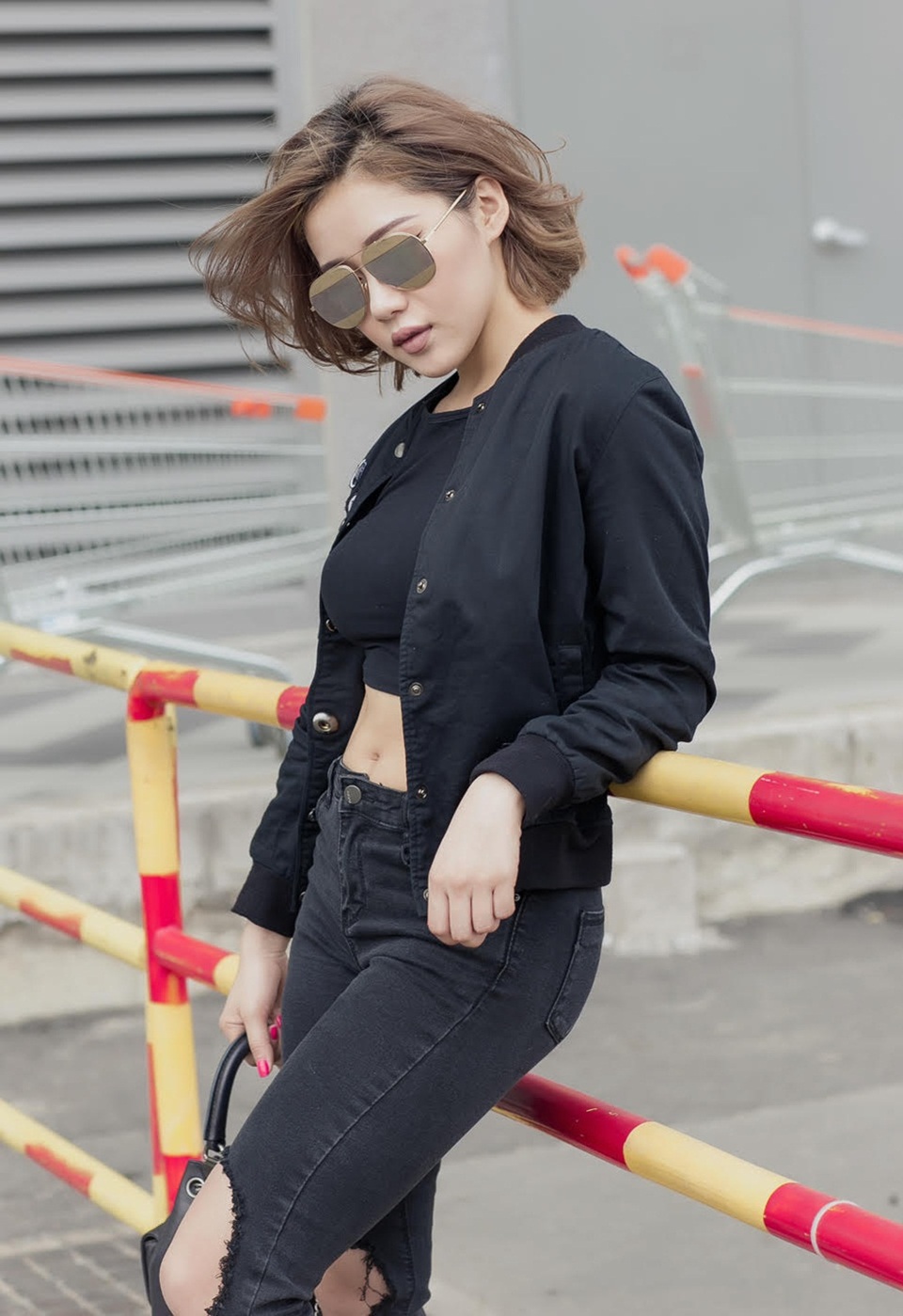 Milan Phạm (Phạm Trà My) là cái tên không còn xa lạ với cộng đồng mạng, cô bắt đầu được chú ý nhờ những bức ảnh đẹp trên mạng từ vài năm trước.