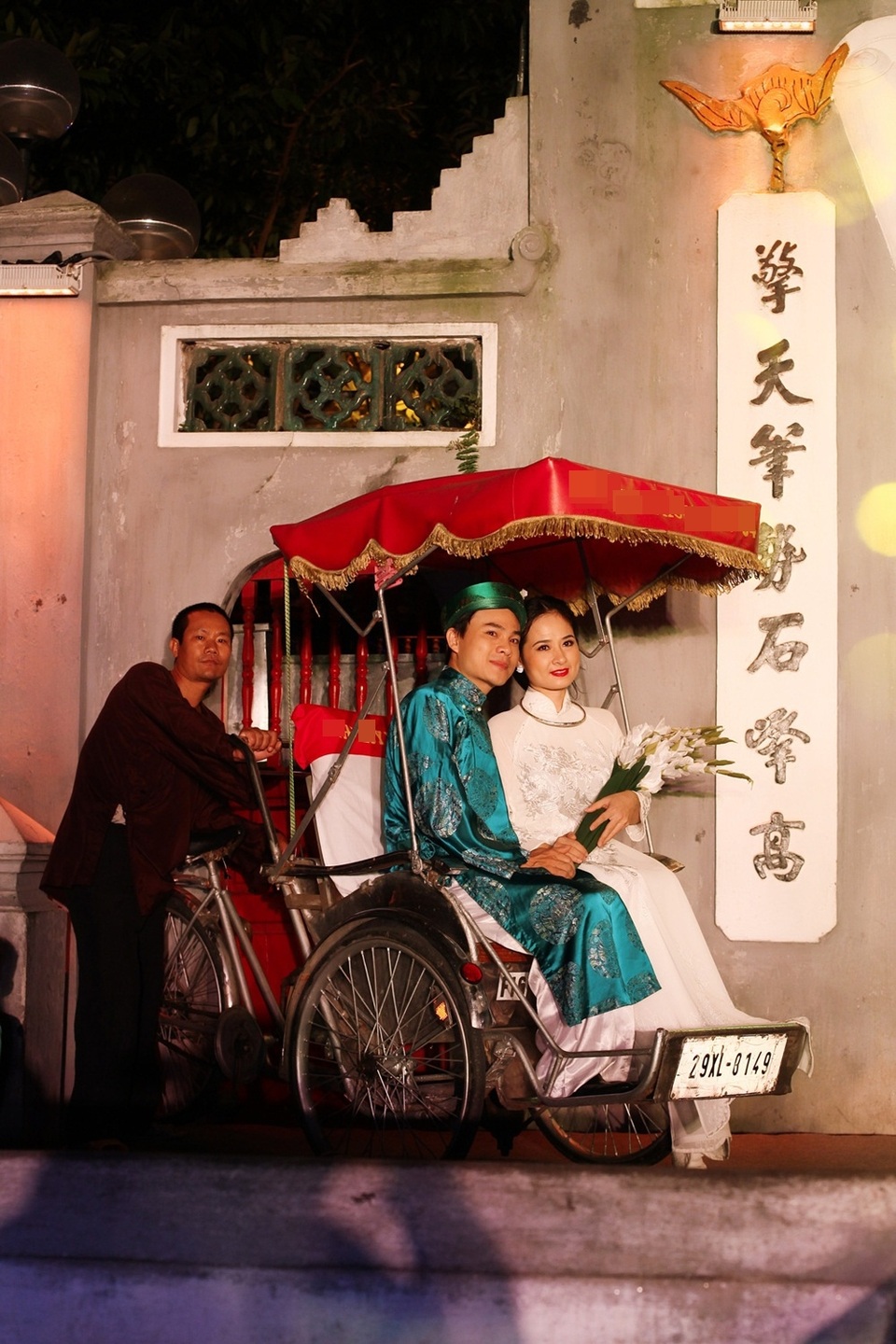 Hình ảnh đám cưới xưa được khắc họa.