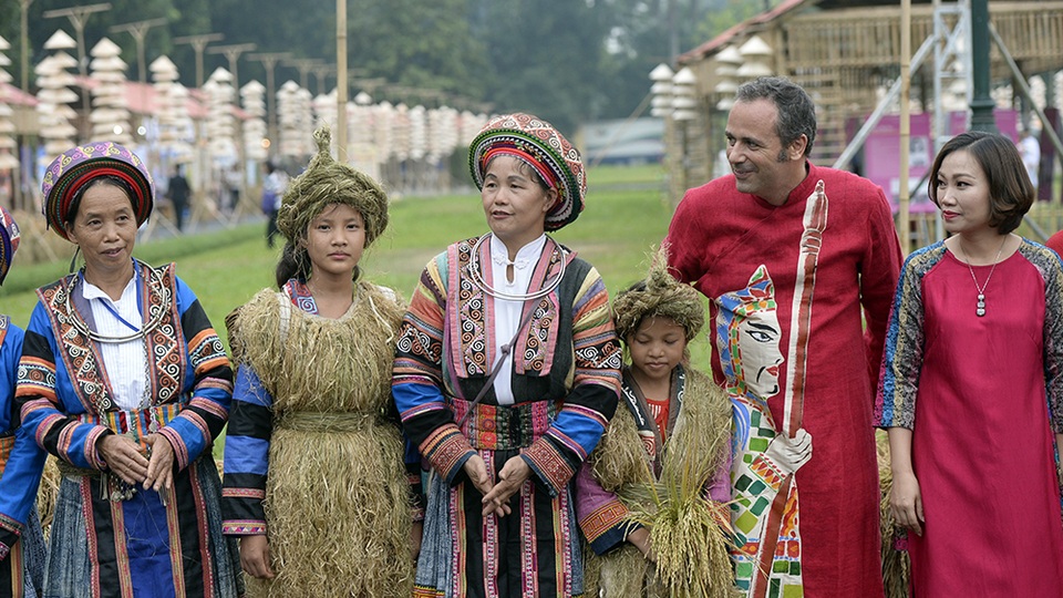 Chính thức khai mạc khu trưng bày Festival Áo dài Hà Nội 2016 - 11