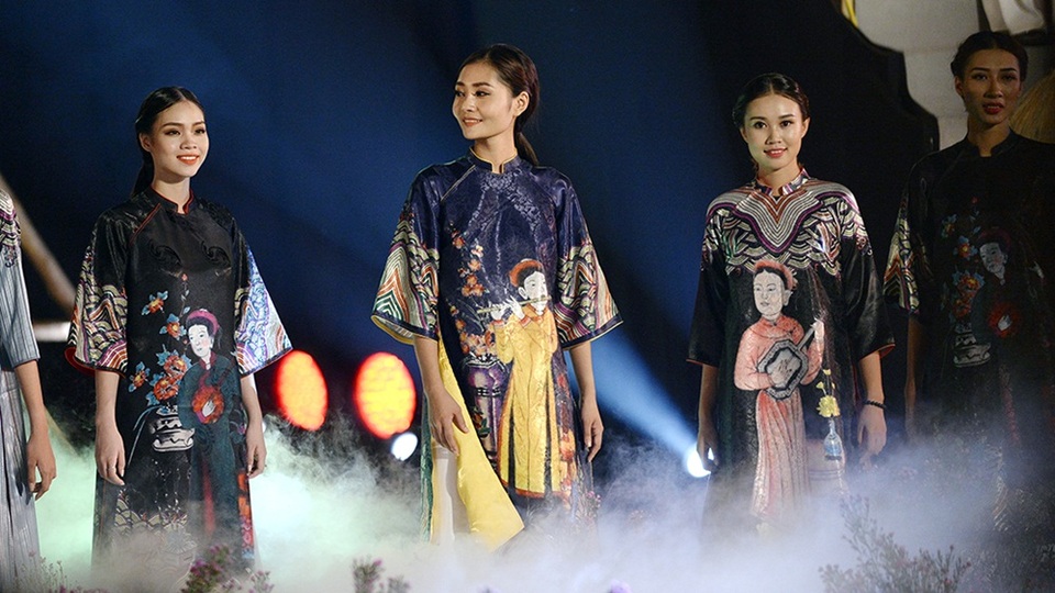 Những thiết kế áo dài tượng trưng cho vẻ đẹp của người con gái xưa.