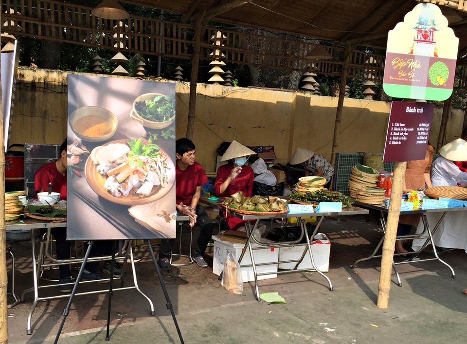 Khu gian hàng ẩm thực những món ăn Bắc Bộ.