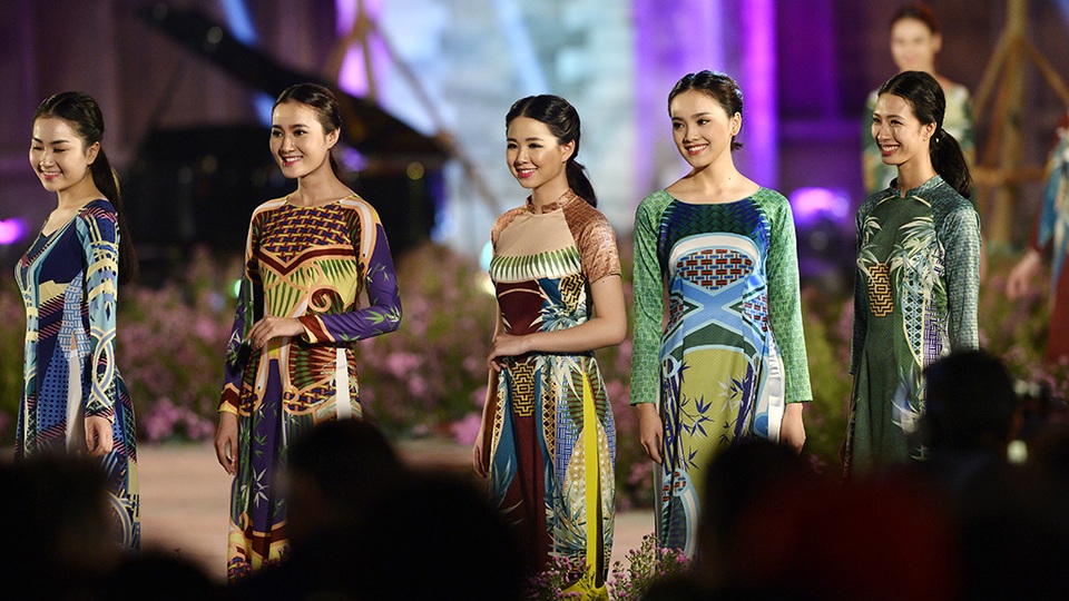 Những sắc màu của mây tre đan khơi gợi cảm hứng cho NTK Quang Huy.