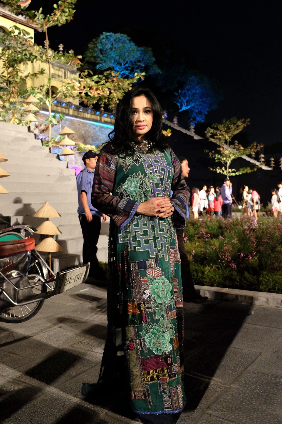 “Những bộ sưu tập áo dài đêm Hà Nội phong cách vô cùng ấn tượng. Tôi có cảm giác những tà áo dài như những cánh bướm bay lên trong trời thu Hà Nội. Tôi mong Festival sẽ trở thành một hoạt động thường niên, góp phần thu hút khách du lịch đến với Thủ đô”, ca sĩ Thanh Lam chia sẻ cảm xúc.