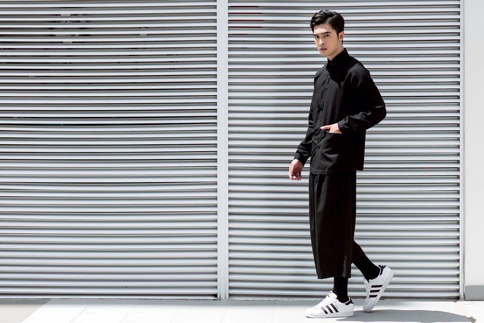 
Chia sẻ về vai diễn Tuấn Vũ trong phim, Công Dương tự nhận thấy đây là một hình tượng khá giống với con người của mình. “Tính tình Dương rất vui vẻ, vô tư, có niềm đam mê riêng của bản thân nhưng khác với Tuấn Vũ, Dương lại không biết làm bánh”, Công Dương chia sẻ.
