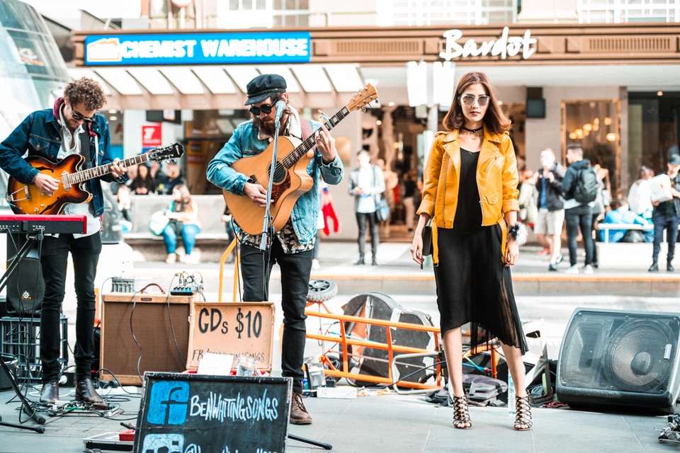 Phố Bourke street là con phố nổi tiếng với những người hát rong và nghệ sĩ đường phố.