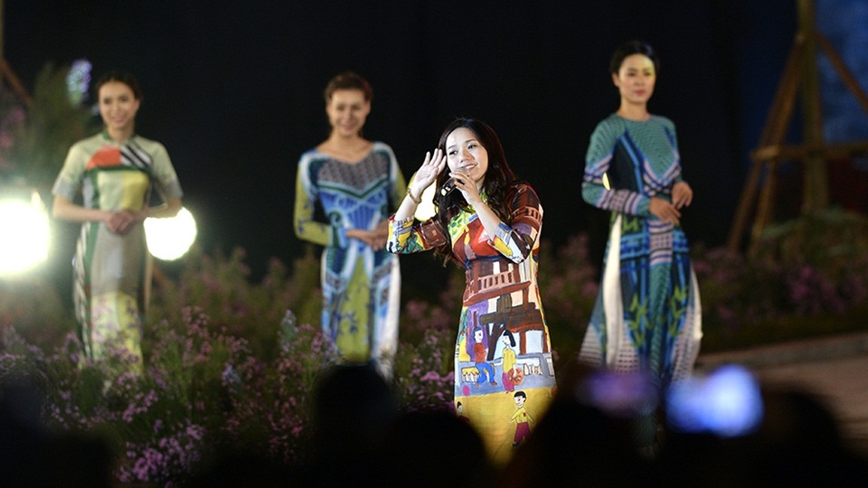 Thùy Chi “đốn tim” với bản cover “hát live không khác phòng thu” - 9