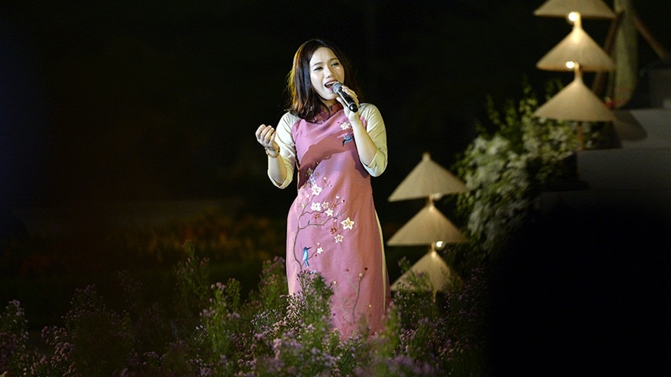 Thùy Chi “đốn tim” với bản cover “hát live không khác phòng thu” - 3