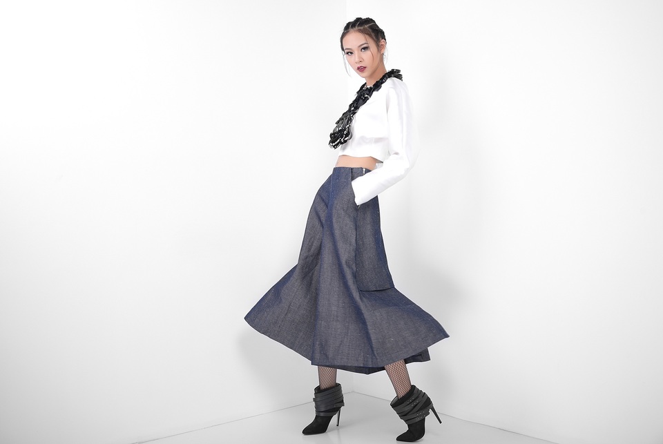 Phí Phương Anh: “Chân dài yêu đại gia chẳng có gì sai” - 14 Mốt quần culottes được yêu chuộng nhất trong năm 2015 được người đẹp phối cùng áo sweatshirt ngắn.
