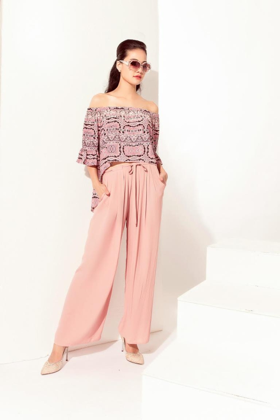 Với định hướng hình ảnh khá rõ ràng, luôn hướng tới sự đơn giản và hài hòa. Cô muốn ở bất kỳ không gian nào thì vẫn là chính mình, được tự tin với cá tính của mình.