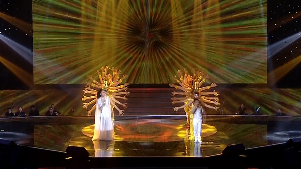 Hồng Nhung, Phương Thanh, Hương Tràm “đốt nóng” The Voice Kids - 8 3 tiết mục đặc biệt đã mang đến nhiều cung bậc cảm xúc và “đốt nóng” toàn bộ sân khấu Giọng hát Việt nhí.
