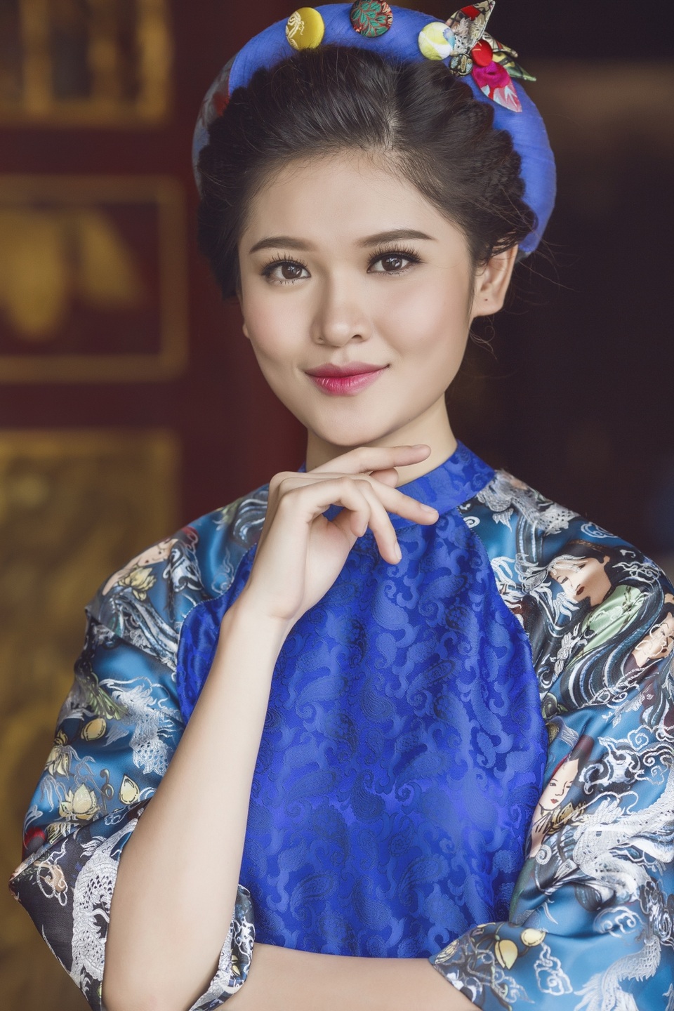 Từng ánh mắt mỉm cười, gương mặt yêu kiều được nhiếp ảnh ghi lại và truyền tải qua khung hình.