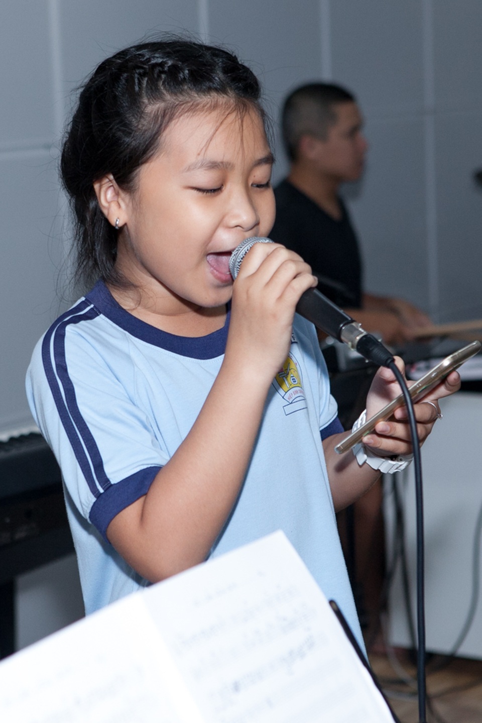 Mai Anh chia sẻ: “Tâm trạng hiện tại của con rất thoải mái, bài hát con mang đến cho đêm chung kết có giai điệu rất vui và con khá là thích. Thật sự con không quan trọng ai thắng hay thua. Đêm thi cuối cùng con chỉ muốn thăng hoa hết mình trên sân khấu. Chú Noo cũng chia sẻ với con rằng, hãy cố gắng cháy hết mình thật tốt, đừng áp lực quá và phải cố gắng tập luyện. Trong 3 bạn còn lại thì con cũng không sợ ai, nhưng nói thẳng ra thì cũng có một chút e dè với Nhật Minh và Thụy Bình”.