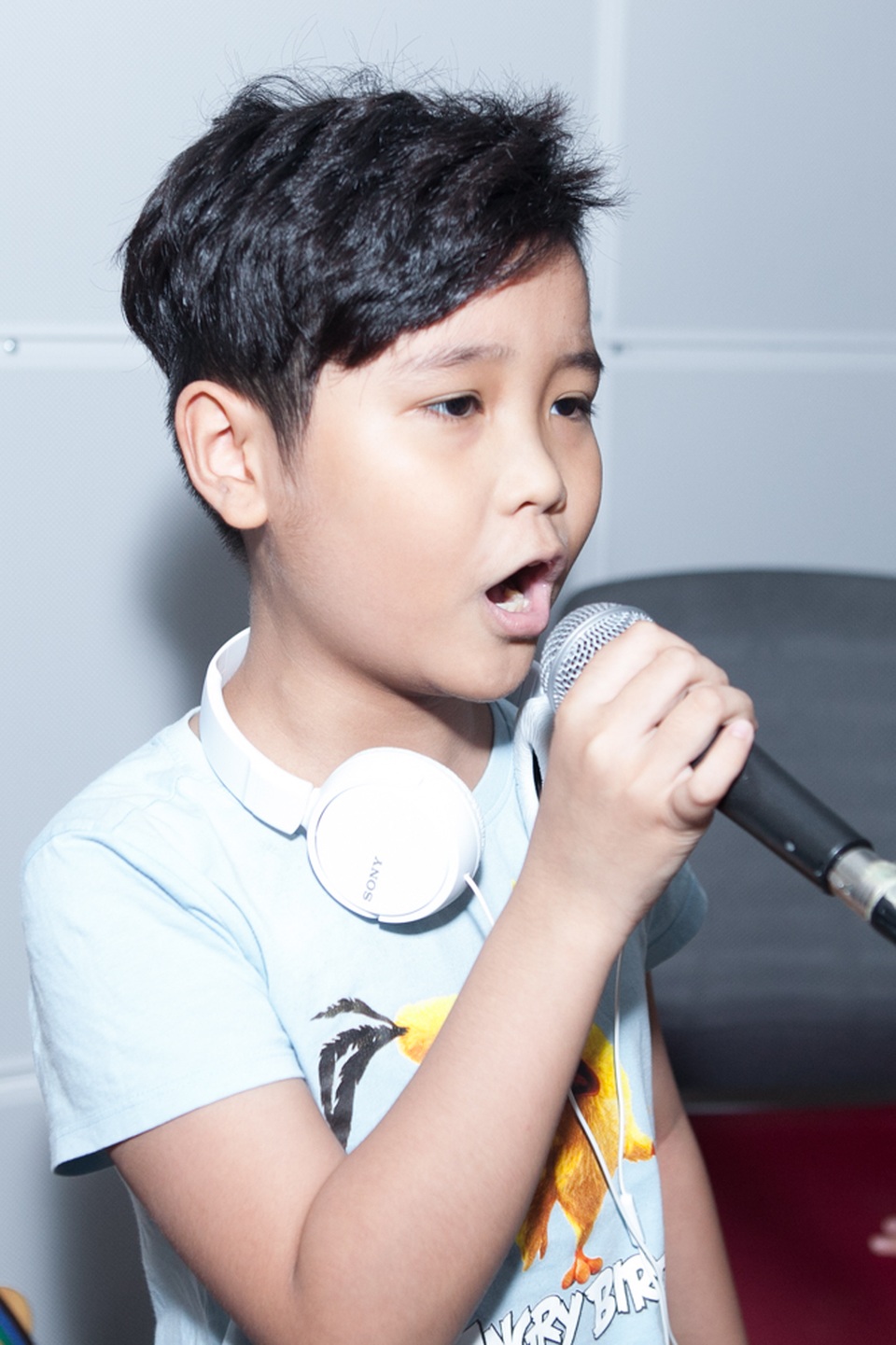 Nhật Minh sẽ là giọng ca mà không dòng nhạc nào có thể làm khó được em.