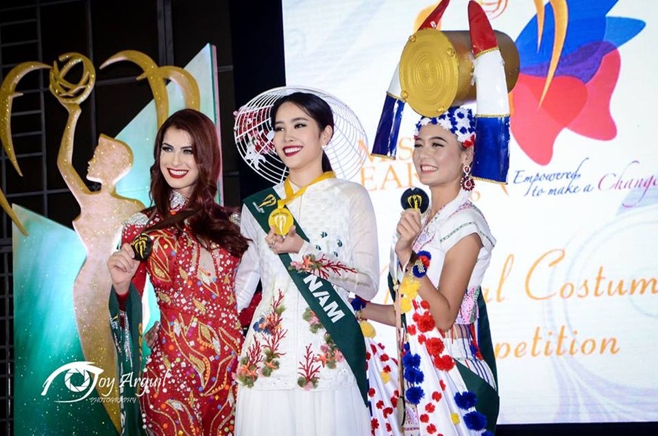 Đứng đầu châu Á phần thi phụ, Nam Em hồi hộp trước Chung kết Miss Earth - 3 Nam Em giành Huy chương Vàng Hoa hậu Ảnh.