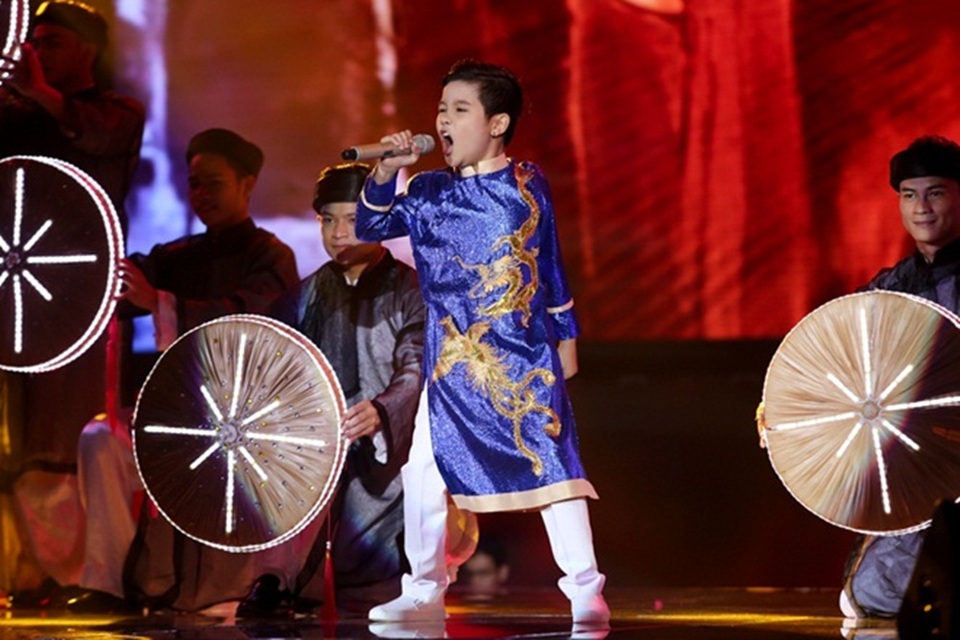 Người “anh hùng” đứng sau cánh gà hỗ trợ cho Nhật Minh chính là bố cậu bé.