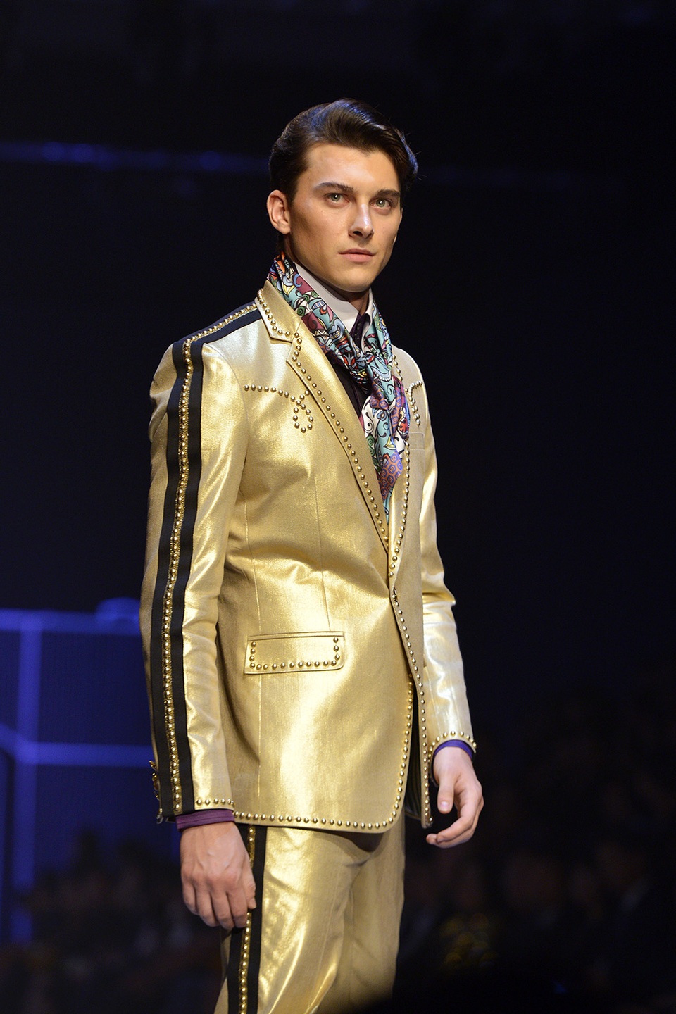 “Nấm lùn” 1m54 mở màn, Thanh Hằng - bà hoàng với bodysuit 10kg của Công Trí - 25