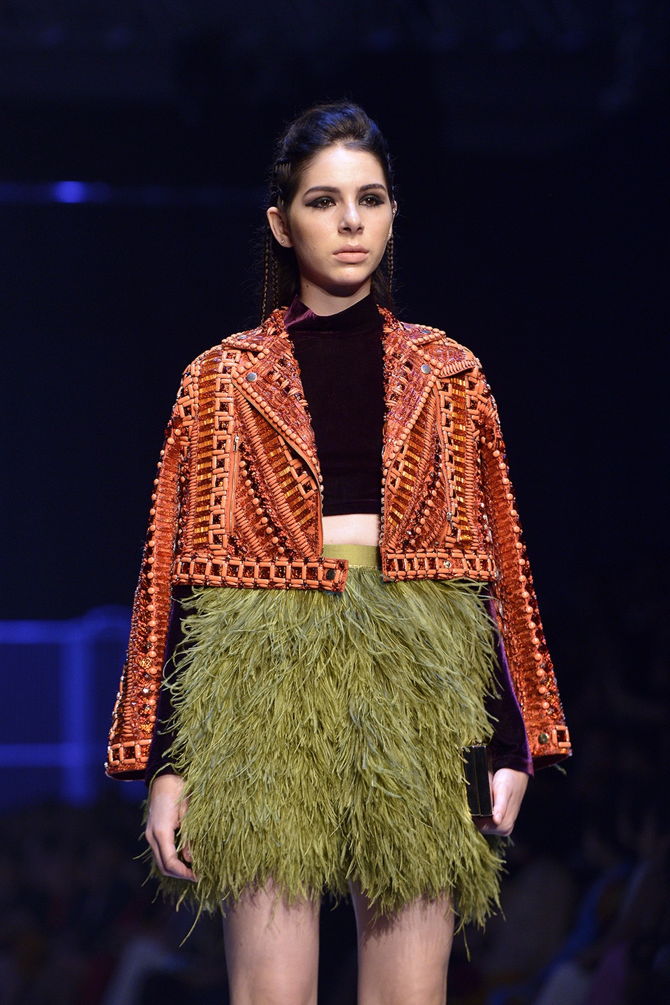 “Nấm lùn” 1m54 mở màn, Thanh Hằng - bà hoàng với bodysuit 10kg của Công Trí - 16