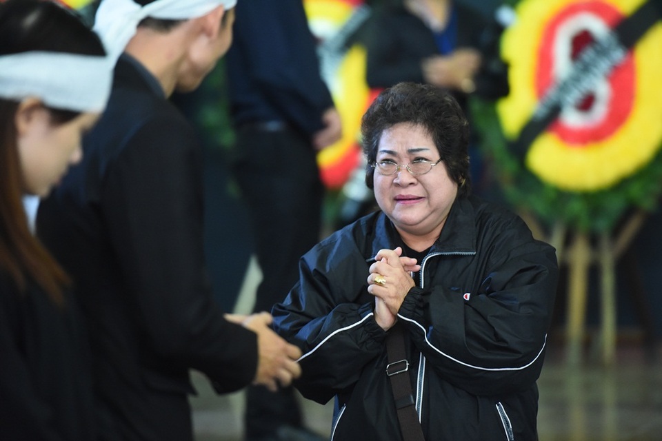 Nghệ sĩ Minh Vượng và nghệ sĩ Phạm Bằng đều có chung căn bệnh cao huyết áp nên thường xuyên liên lạc, hỏi thăm sức khỏe nhau. “Tuy nhiên thời gian mấy tháng trở lại đây thì liên lạc với anh Bằng hơi khó. Bản thân anh ấy và gia đình đều cố giấu bệnh. Ở tuổi của anh, chuyện ra đi cũng không có gì đáng nói nhưng chúng tôi day dứt là trong những ngày tháng cuối đời không đến để gặp được anh lần cuối”, nghệ sĩ Minh Vượng nghẹn ngào nói.