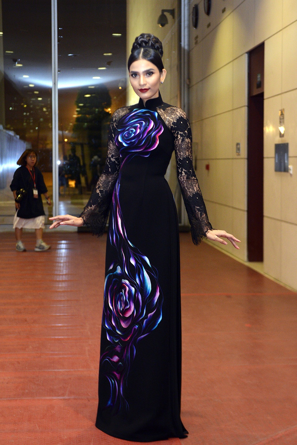 Trương Thị May đội vương miện 10kg làm veddte, “lộ” bí quyết “mỹ nhân ăn chay” - 7