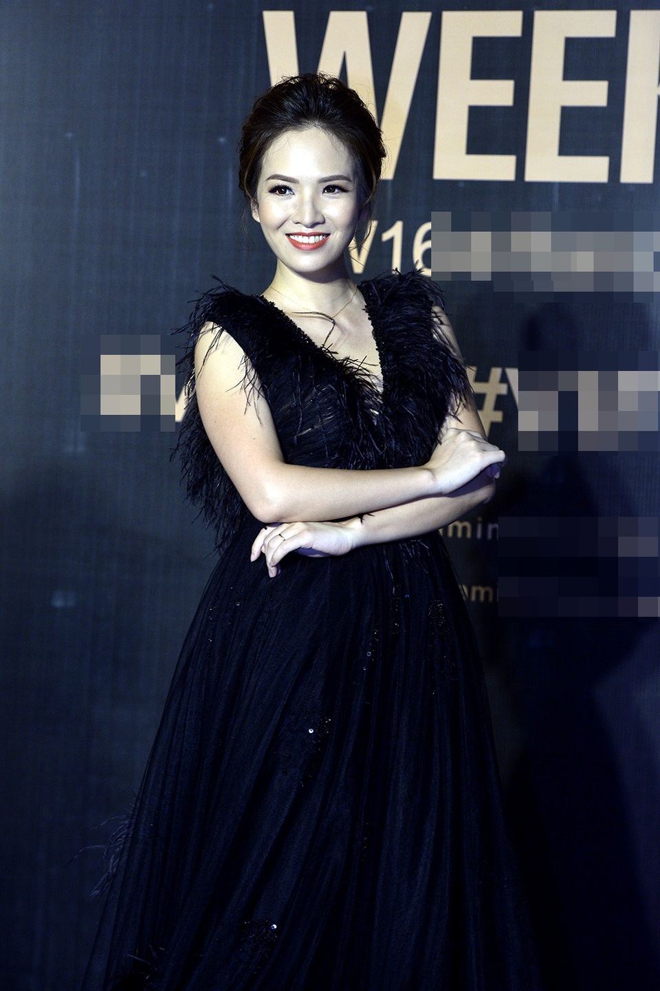 Diễn viên, BTV Đan Lê xuất hiện với chiếc đầm xòe đen quý phái. Đan Lê sở hữu vẻ đẹp viên mãn của gái hai con.