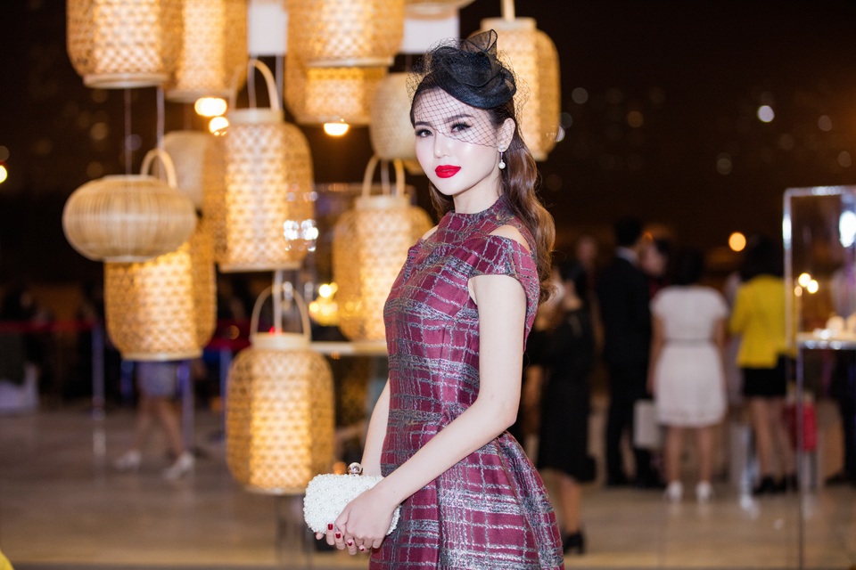 Ngọc Duyên lần đầu xuất hiện trước công chúng sau đăng quang Miss Global - 6 Ngọc Duyên lần đầu xuất hiện trước công chúng sau đăng quang Miss Global - 6