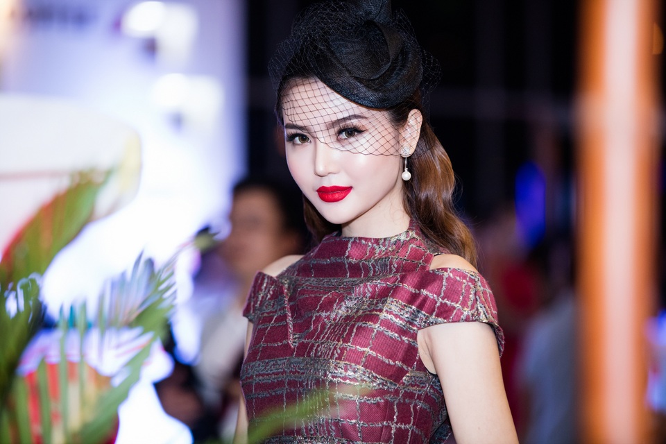 Ngọc Duyên lần đầu xuất hiện trước công chúng sau đăng quang Miss Global - 5 Ngọc Duyên lần đầu xuất hiện trước công chúng sau đăng quang Miss Global - 5