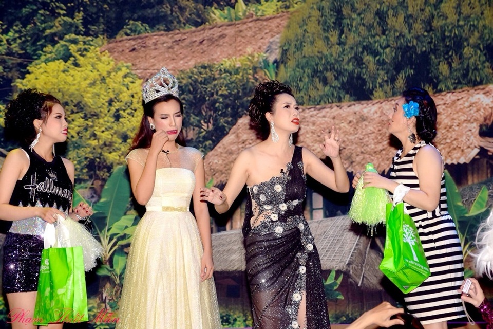 Trịnh Kim Chi “lột trần” hậu trường thi nhan sắc với “Hoa hậu Ao làng” - 5