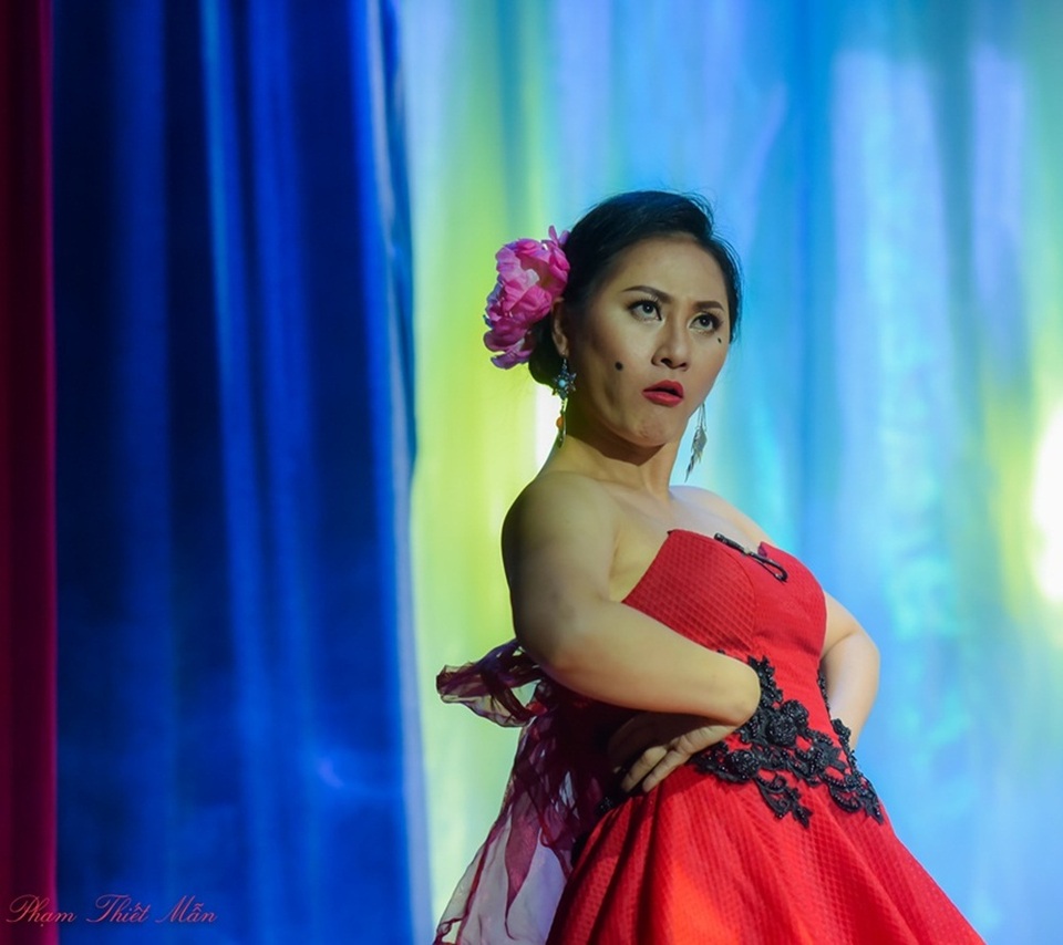 Trịnh Kim Chi “lột trần” hậu trường thi nhan sắc với “Hoa hậu Ao làng” - 6