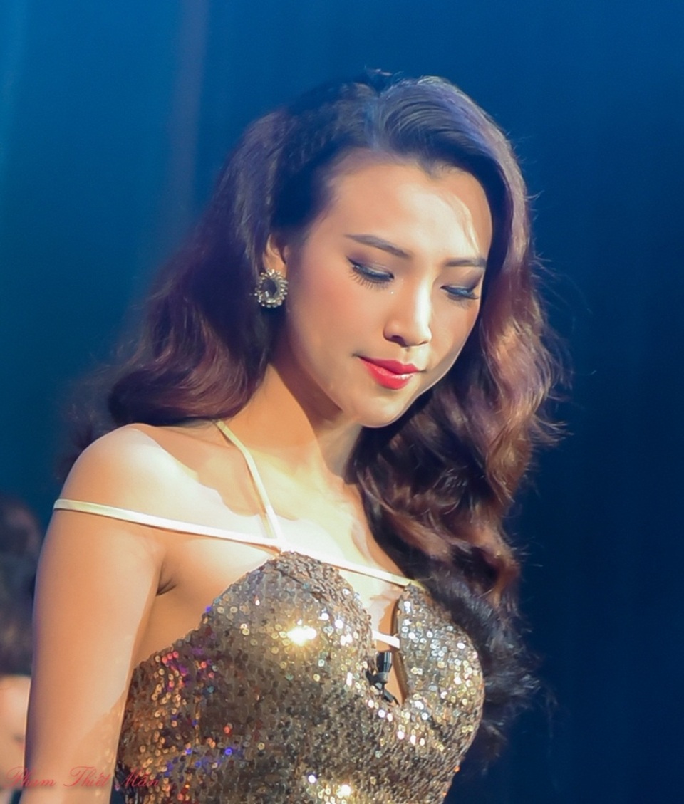 Trịnh Kim Chi “lột trần” hậu trường thi nhan sắc với “Hoa hậu Ao làng” - 8