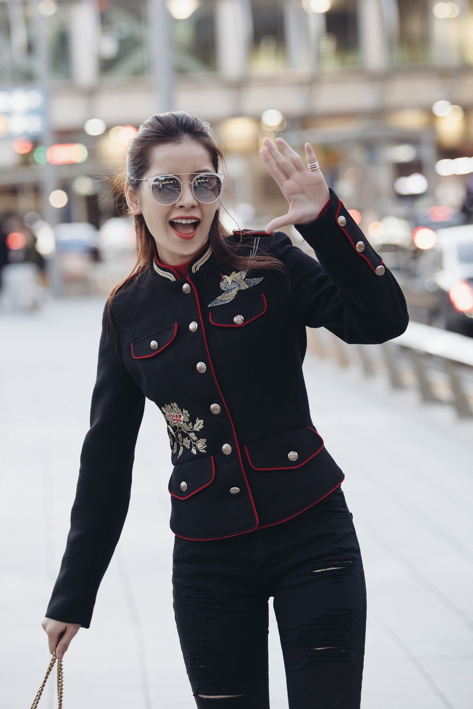 Chi Pu là đại diện Việt Nam duy nhất tham dự sự kiện uy tín của giới nghệ thuật nước bạn. Nhiều ca sĩ, nhóm nhạc đình đám của Hàn Quốc sẽ tham dự và biểu diễn tại Asia Artist Awards 2016 như EXO, TWICE, BTS, SEVENTEEN, BLACKPINK, NCT17, B.A.P, Block B, VIXX, AOA, Gummy, Dynamic Duo, MAMAMOO, Hwang Chi Yeol, Han Dong Geun, Park Bo Gum, Kim Yoo Jung...