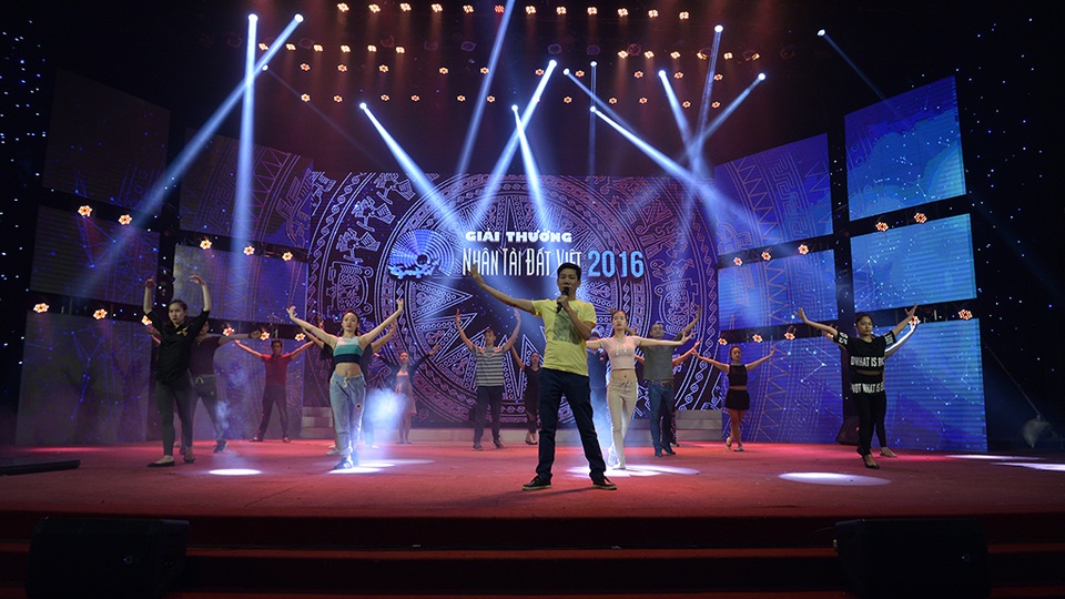 Minh Quân cùng Quán quân The Voice Kids tích cực tổng duyệt Nhân tài đất Việt - 17