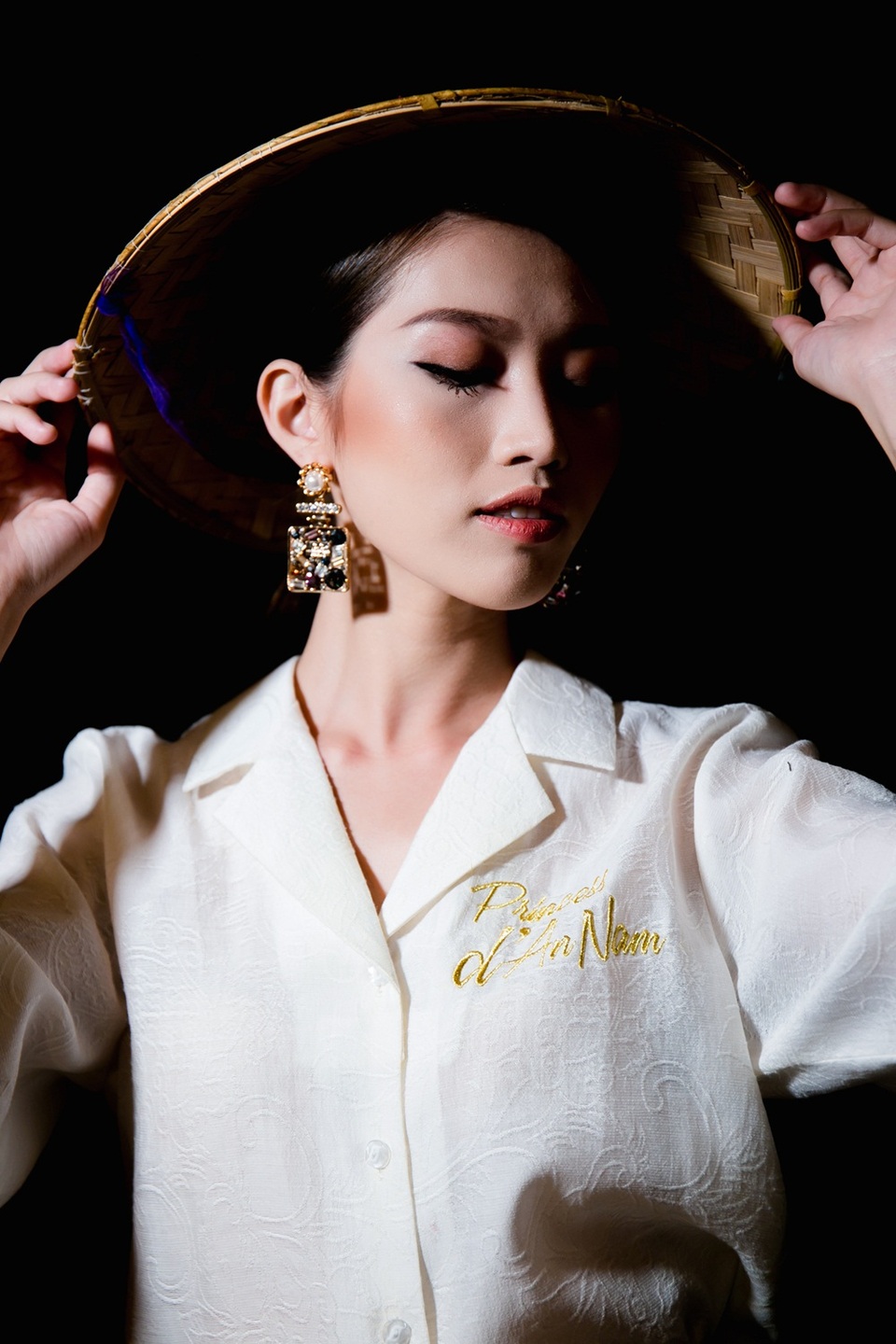 Quỳnh Châu bất ngờ khi bị phớt lờ lời mời thi Asia's Next Top Model - 2 Quỳnh Châu là một người mẫu từng đi ra từ cuộc thi “Vietnam’s Next Top Model 2014”.